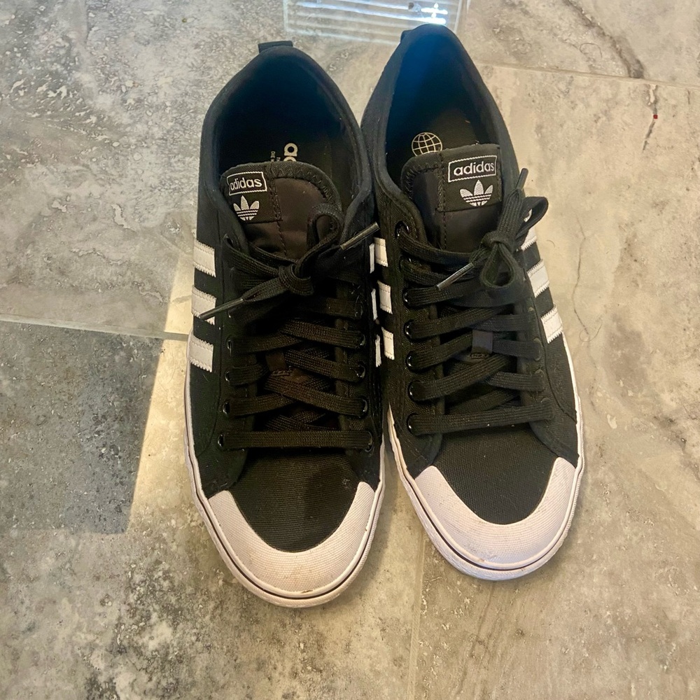 Mens ADIDAS Nizza sneakers size 9.5